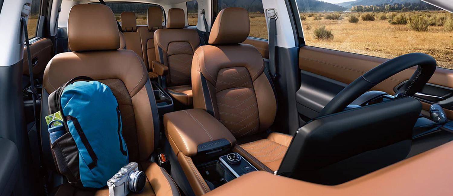 Vue de l'espace de l'intérieur du Nissan Pathfinder 2025